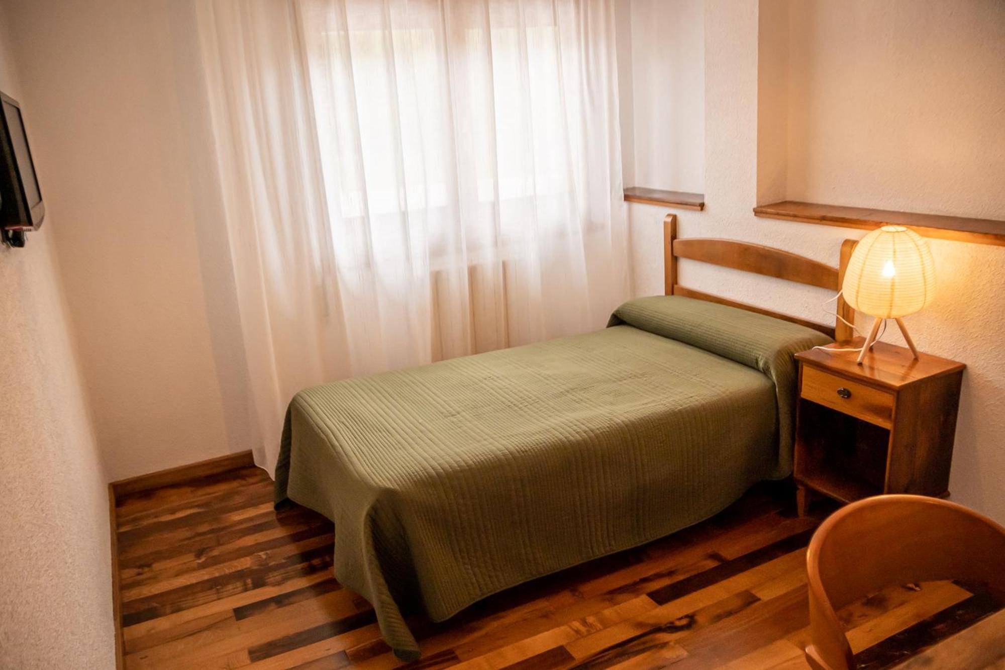 Hostal Restaurante Ventasierra Valdoré Habitación foto